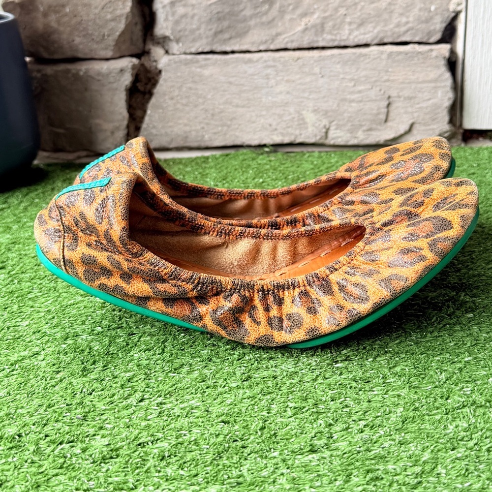 Tieks By Gavrieli Leopard Print Leather Women’s Flat Shoes - Picture 4 of 11